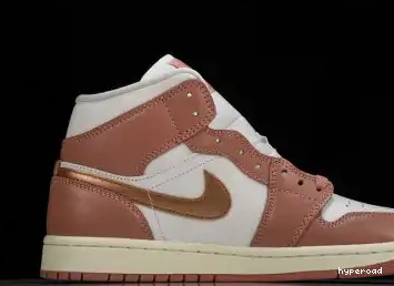 Hyperoad Mid Stardust” SE“Red Jordan Air 1 0425